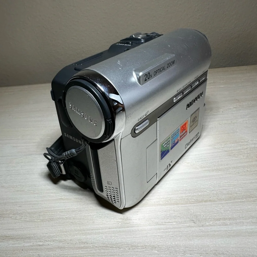 Samsung Digital-Cam SC-D353 NTSC Mini DV Camcorder UNTESTED No Charger for parts